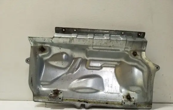 Volvo XC90 Heat shield in engine bay 31353774