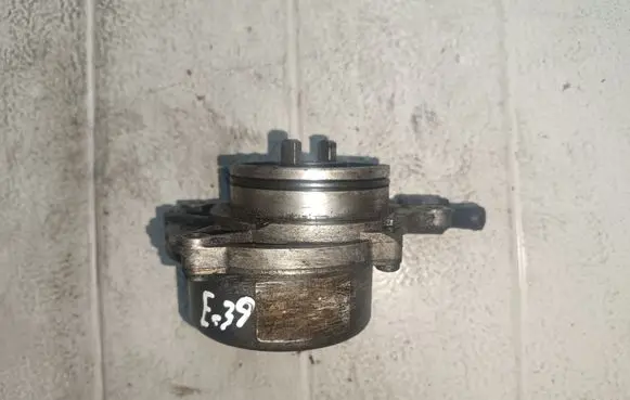 BMW 5 E39 Vacuum pump 72832700A
