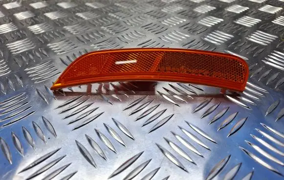 Chrysler Pacifica Front reflector 53307722 68229422AA