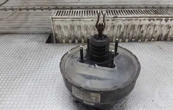 Mitsubishi Pajero Brake booster 85203410