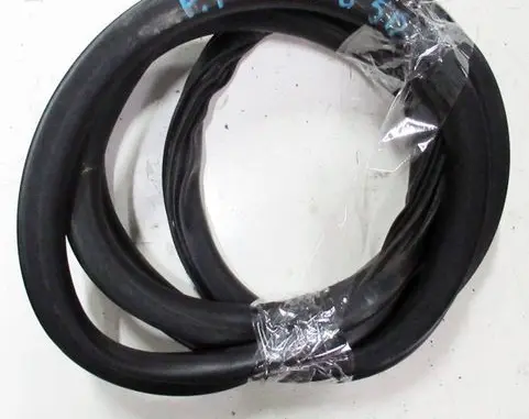 Seat Leon (1P) Rubber seal rear door 