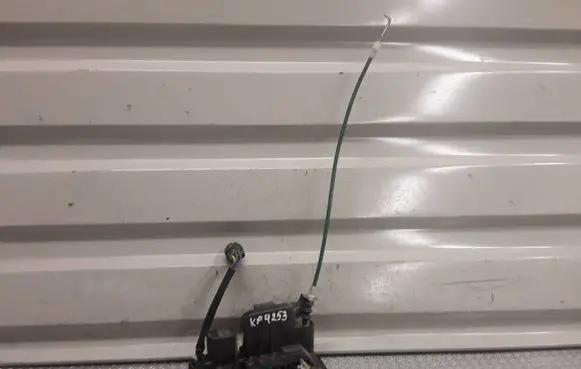 KIA Sorento Front door lock 