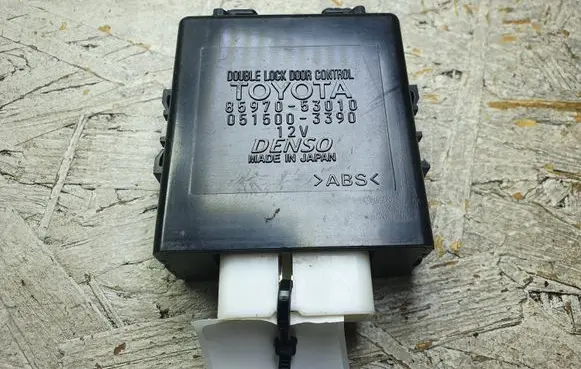 Lexus IS 200-300 Door control unit/module 8597053010
