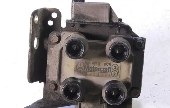 Ford Escort High voltage ignition coil 928F-12029-CA