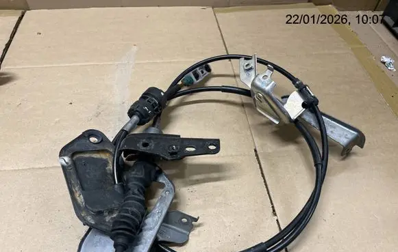 Toyota C-HR I Gear shift cable linkage 