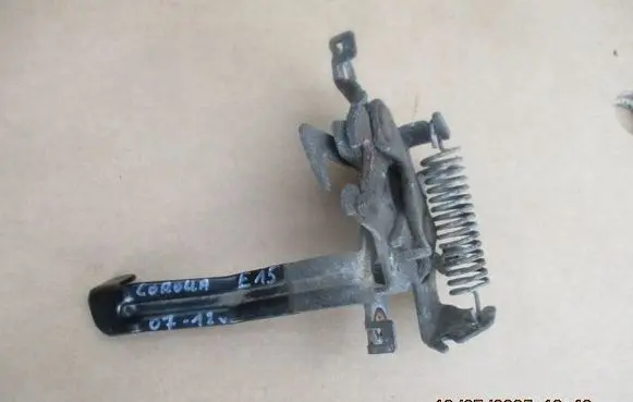 Toyota Corolla E120 E130 Engine bonnet/hood lock/catch MPN