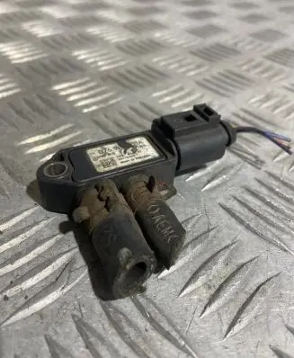 Air conditioning (A/C) pressure sensor