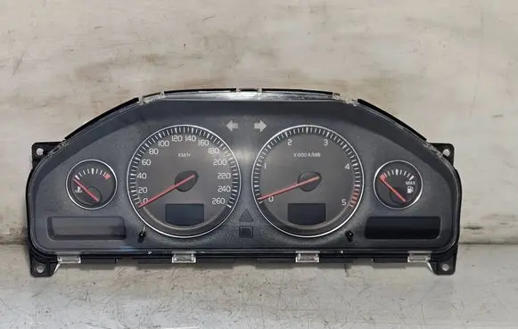 Volvo XC90 Speedometer (instrument cluster) 8673268 8691648