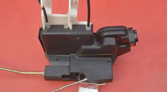 Hyundai Santa Fe Front door lock