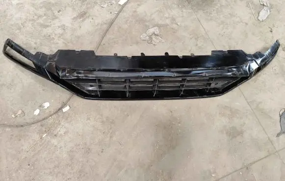 Volvo XC90 Front bumper lower grill 32345457 31663528