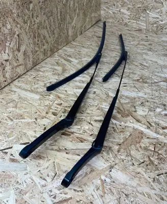 Volkswagen PASSAT B6 Front wiper blade arm 3C1955409C