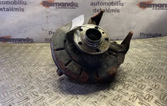 Volkswagen Polo Front wheel hub