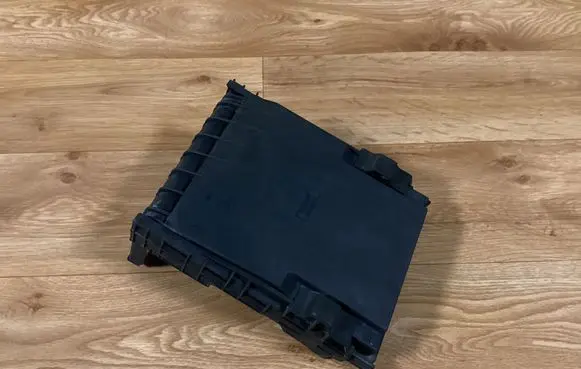 Volkswagen PASSAT B6 Fuse box cover 1K0937132F 014189871 01718006