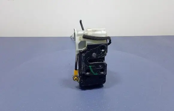 Hyundai i20 (PB PBT) Front door lock 813101J200