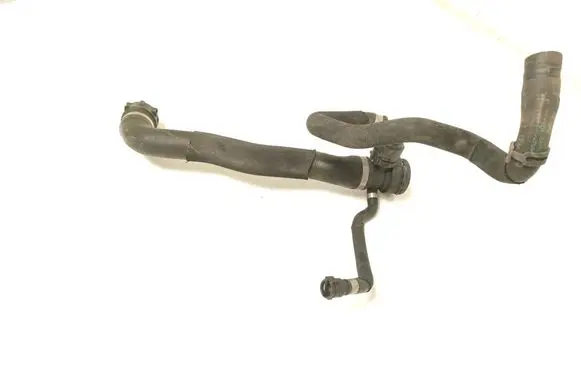 Engine coolant pipe/hose