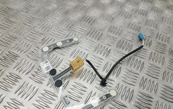 Volkswagen PASSAT B7 Seat pressure sensor 3AA963553A