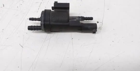 Mercedes-Benz E W212 Valve vacuum 0025401497