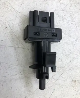 Mercedes-Benz B W246 W242 Clutch pedal sensor A0065451014