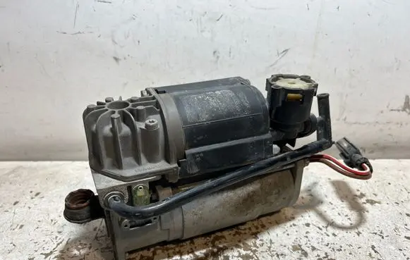 Mercedes-Benz E W211 Air suspension compressor/pump 4420512661 3C0051266T