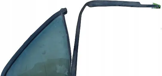 Renault Laguna II Rear side window 8200022353