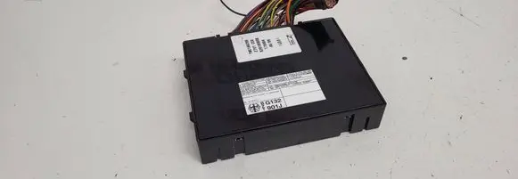 Land Rover Freelander Fuse module YWC106390 179404 52010565B