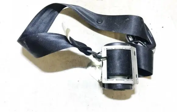 Mazda 3 I Front seatbelt