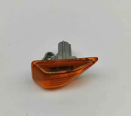 Front fender indicator light