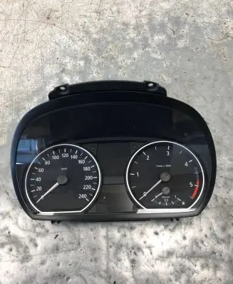 BMW 1 E81 E87 Speedometer (instrument cluster) 6947136