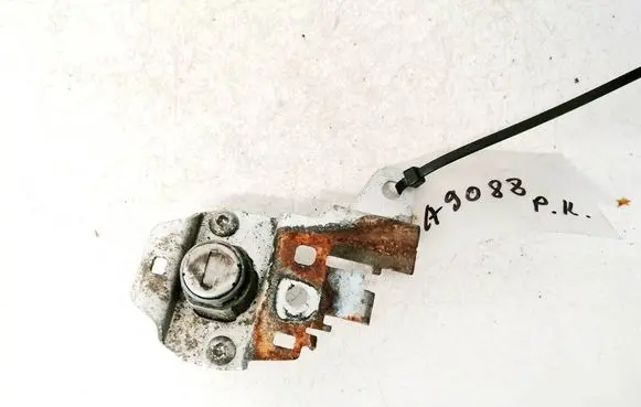 Honda FR-V Front door lock (next to the handle) 