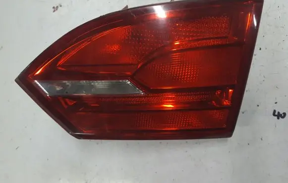 Volkswagen Jetta VI Tailgate rear/tail lights