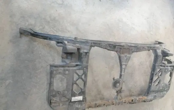 KIA Ceed Radiator support slam panel bracket 641011H300 1110146292 00SJ0F8J