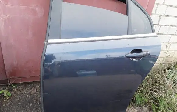 Cadillac BLS Rear door