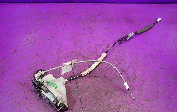 Peugeot 301 Rear door lock