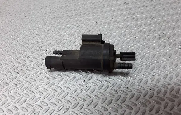 Mercedes-Benz ML W163 Vacuum valve 0025401497
