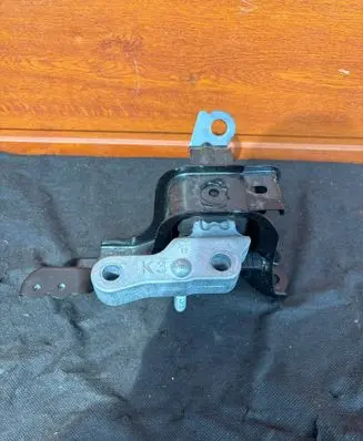Toyota Yaris Cross Engine mount vacuum valve