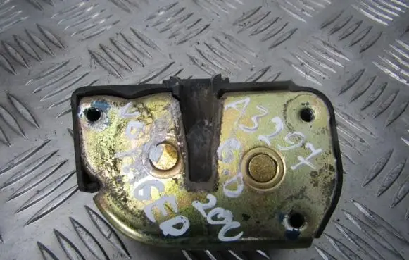 Chrysler Voyager Rear door lock