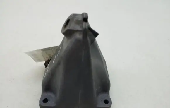 Mercedes-Benz S W221 Engine mounting bracket A2722230704