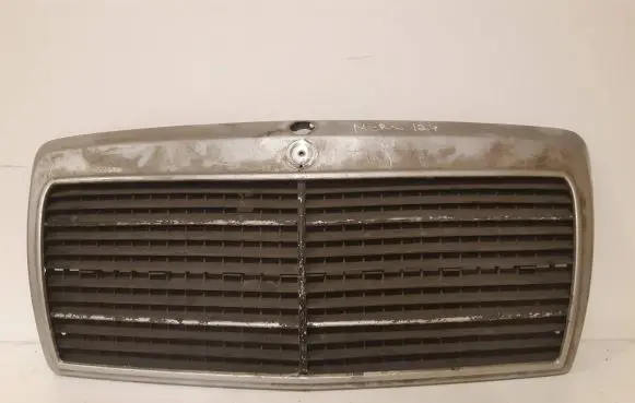 Mercedes-Benz E W124 Front bumper upper radiator grill