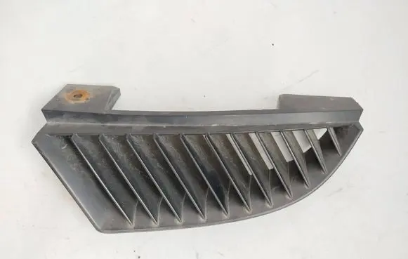 Mitsubishi Colt Front bumper lower grill MN127773