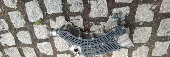 Audi Q7 4M Thermostat/thermostat housing 057121111T