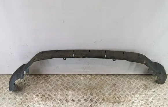Front bumper lip