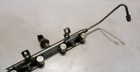 Peugeot 207 Fuel distributor 7568051