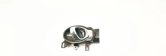 Nissan Juke I F15 Front door interior handle