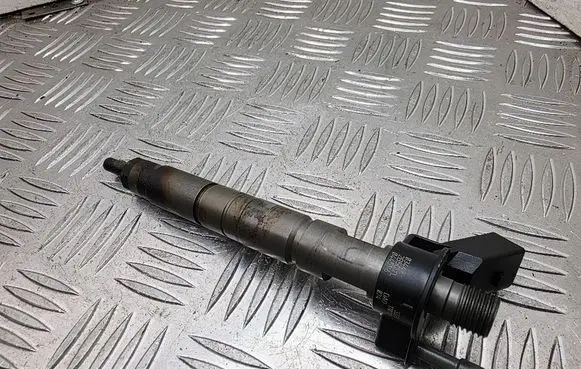BMW 5 E60 E61 Fuel injector 0445116024 7805428