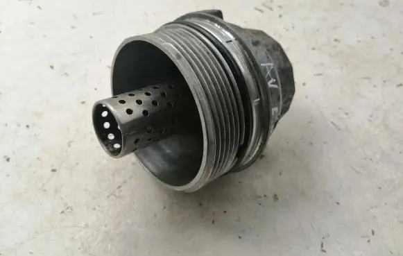 Toyota Avensis T250 Oil filter cover 156200R010