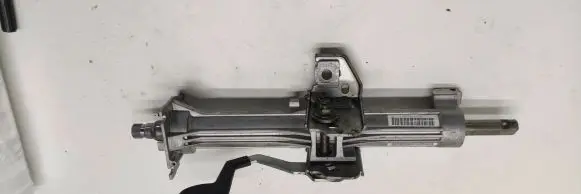 Jeep Grand Cherokee (WK) Steering rack mounting bracket P05057151ad