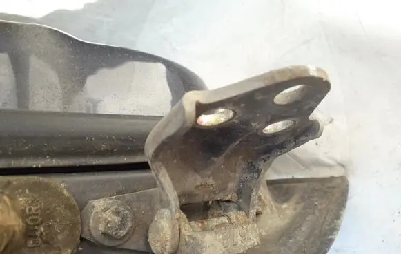 Mitsubishi Carisma Front door upper hinge