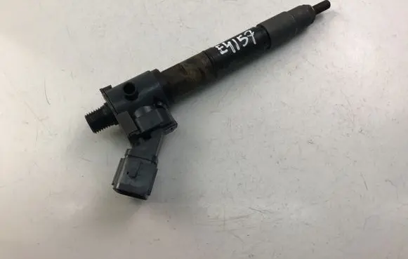 Volvo V70 Fuel injector 31405404