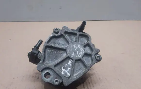 Peugeot 508 RXH Vacuum pump 9684786780