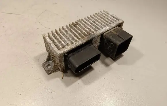 Nissan X-Trail T32 Glow plug pre-heat relay 8200558438A